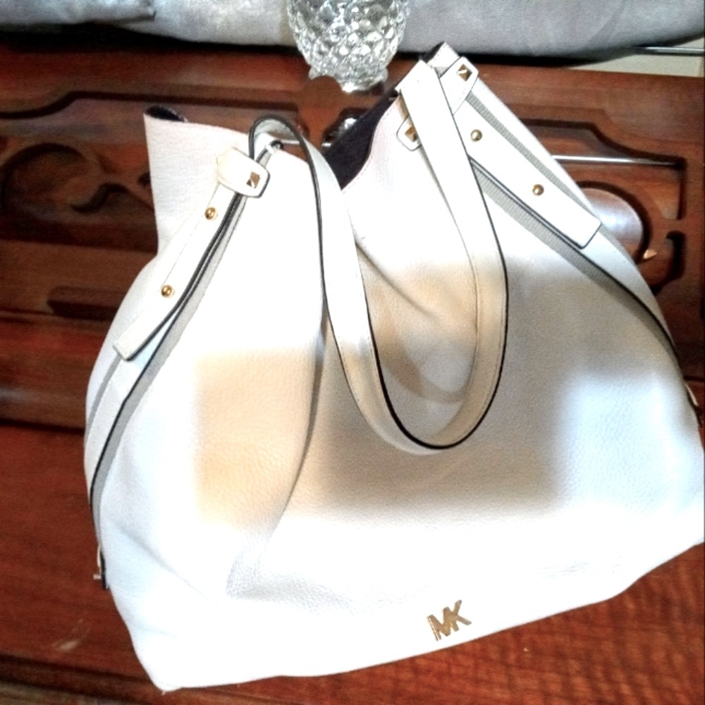 Michael Kors (Griffin) LG HOBO LEATHER. OPTIC WHITE